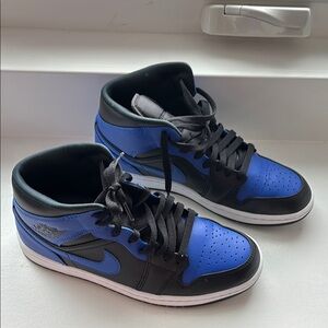Nike Men's Black and Blue High-Top Sneakers